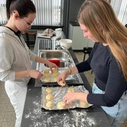 Leerlingen maatschappij en welzijn tijdens de les 
